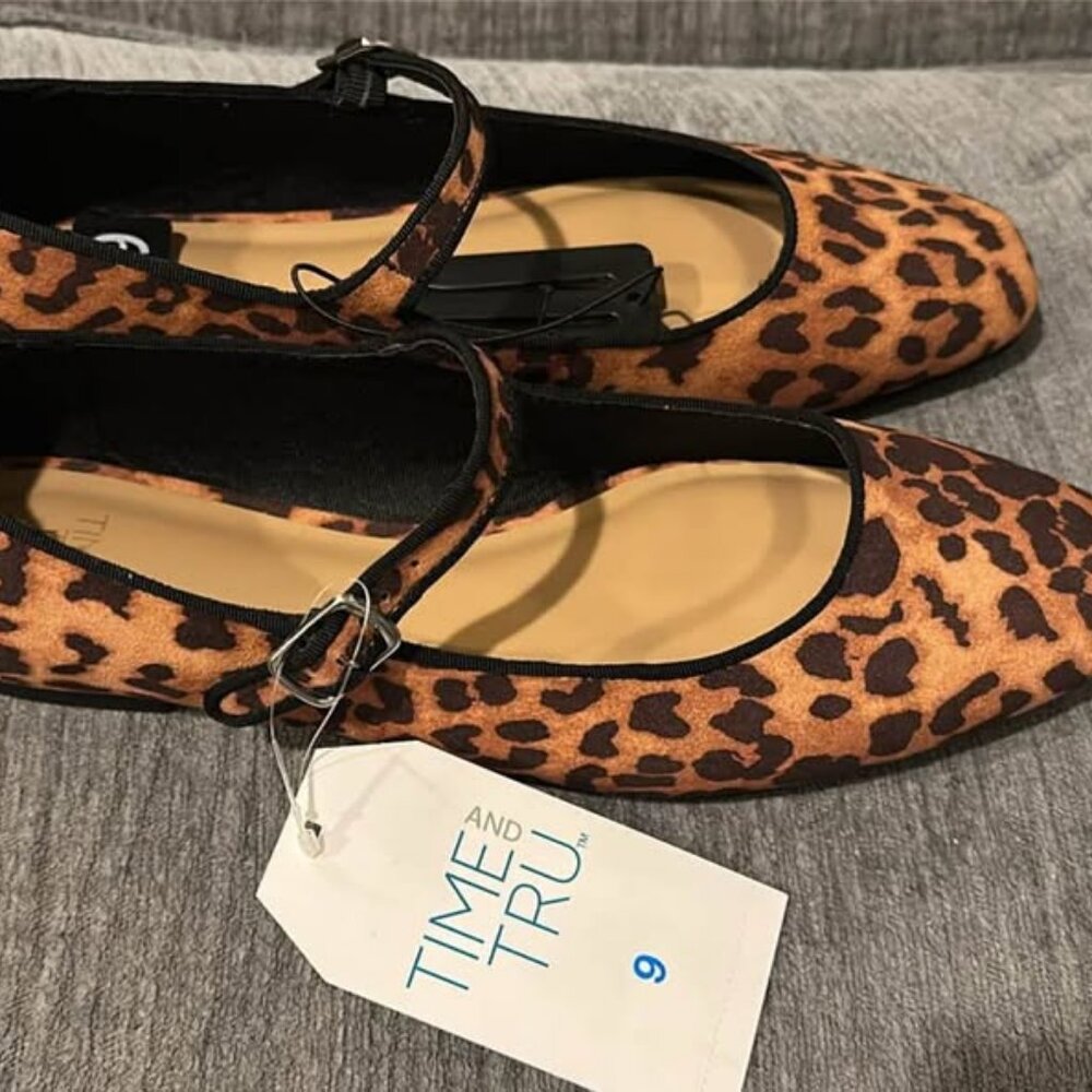 Time and Tru Women's Faux Leather Mary Jane Flats Leopard print size 9 NEW